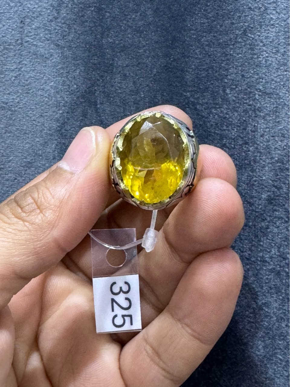 اللهم صل على محمد وال محمد 
خاتم سترين افريقي 
قطعه في منتهى الجمال
مصاغ يدوي فضه عيار 925
مقاس الخاتم 22
يوجد توصيل كافة المحافضات البصرة, العراق


**إذا كنت صاحب هذا الإعلان وتريد حذفه لأي سبب، رجاءا أرسل رسالة إلى الدعم الفني**