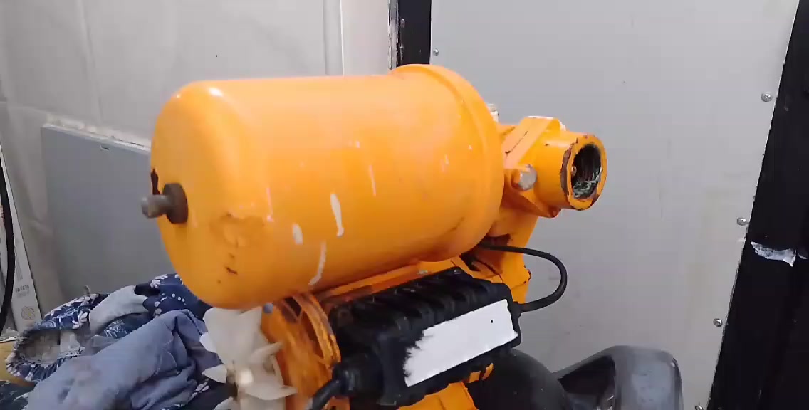 ماطور مي شغال ونضيف شرط على فحص نوعيته طبعا الانجيكو الباب الاول وبي نظام عزل من ينترس التانكي يفصل وحده سعر 45
العنوان حله 
العنده أغراض غرفه نوم انشرهن وعلبيع إلي نسبه بسيطه يتفضل خاص 
تابعني ليصلك كل جديد


**إذا كنت صاحب هذا الإعلان وتريد حذفه لأي سبب، رجاءا أرسل رسالة إلى الدعم الفني**