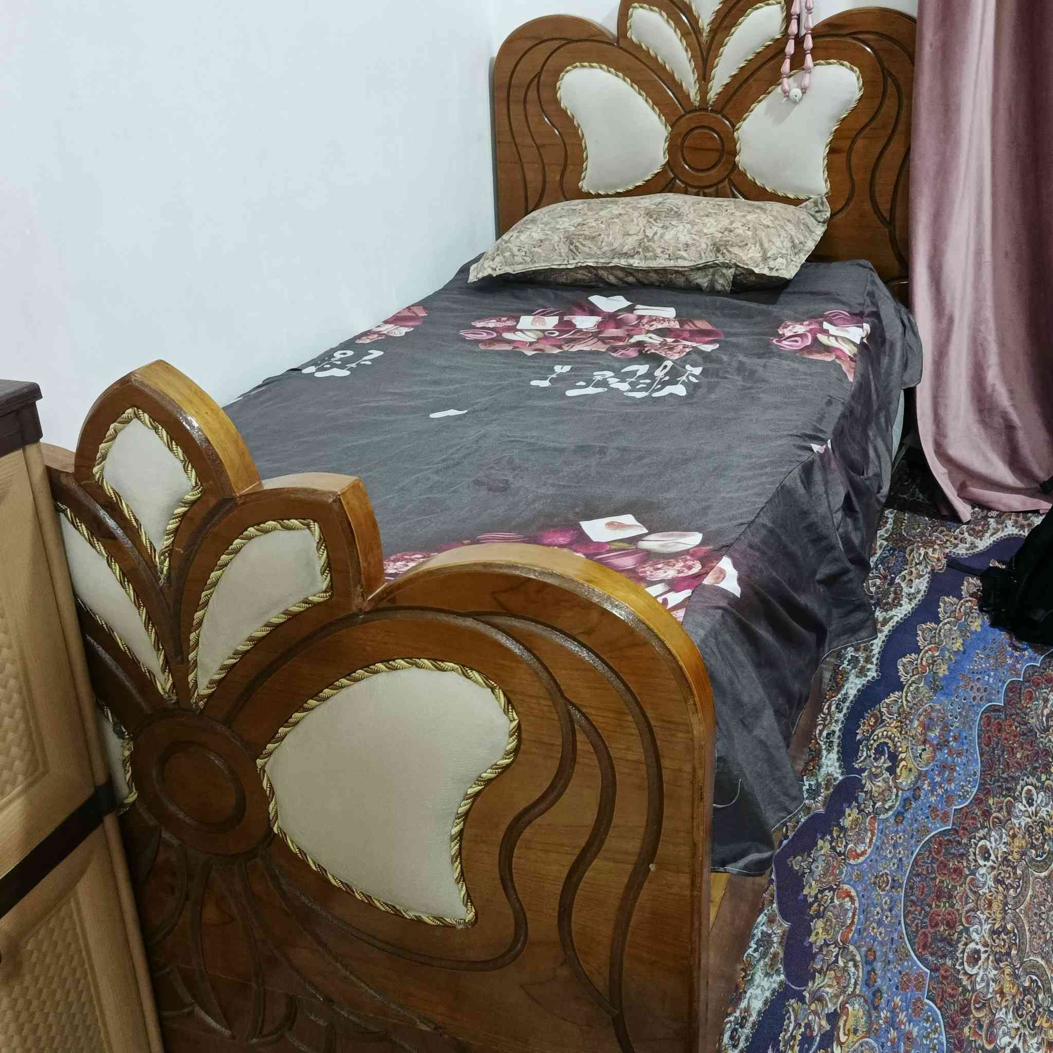 السلام عليكم.  جرابي للبيع  العدد 2  سعر الوحده 150.  للستفسار  ***********
