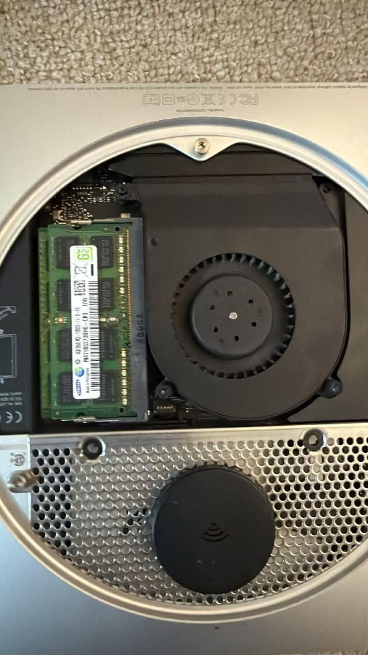 السعر ٢٠٠ وبيهه مجال للشراي

‏Mac mini late 2012 ميني ماك 

‏Ram 8

‏Hard ssd 256

‏Cpu i7

بيهه نظامين نظام ماكنتوش مونتيري و نظام ويندوز ١٠ وبيهه كل برامج الاوفس مفعله


**إذا كنت صاحب هذا الإعلان وتريد حذفه لأي سبب، رجاءا أرسل رسالة إلى الدعم الفني**