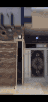 بيت 100م طابق واحد واجهة 5م 
حي السماح نهايه منطقة السياسيين 
بناءحديث 2025 سند ملك صرف طابو الزهور سكني 
مؤجر ب 250 الف
  يتكون الدار من كراج ومطبخ واستقبال وهول وصحيات وغرفة نوم وبيتونه 
***********
***********
مكتب عمر النعيمي لتجارة للعقارات والمقاولات العامه 
نستقبل جميع العروض العقارية يوجد لدينا بناء بيوت نظام اقساط
