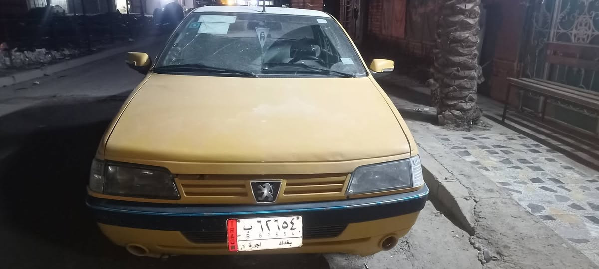 سلام عليكم بيجو 405 موديل 12 بغداد ابيعناع الوضعيه هاي لا احد يسالني السعر 30وبيه مجال ***********
