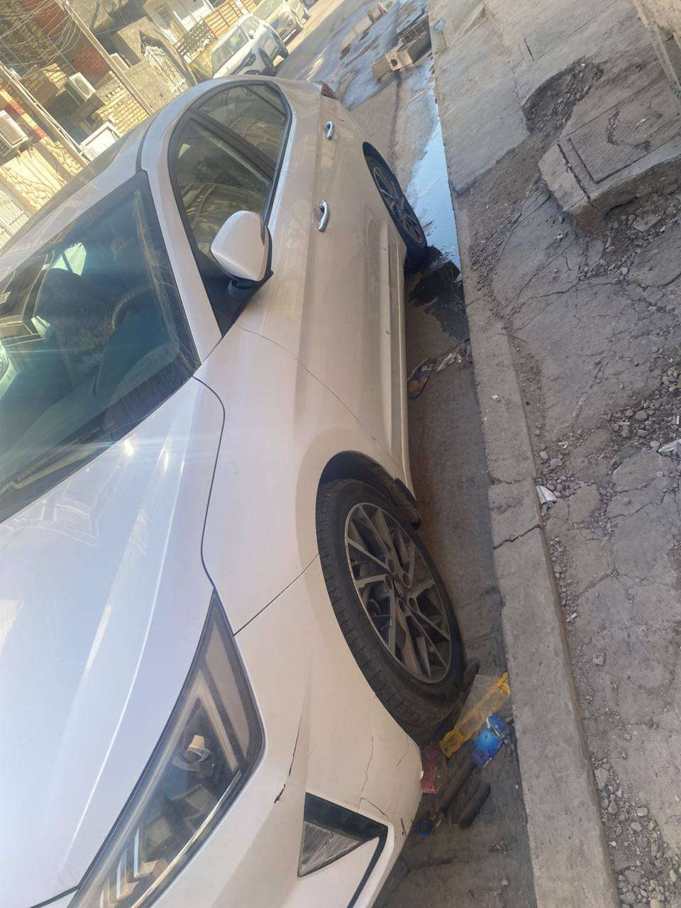 السلام وعليكم هونداي النترة 2019 مكفولة من صبغ مكينة ٢٠٠٠ فول مواصفات بصمة ترحيب  ماشية ٧٣ السعر 160 وبيهه مجال مكاني حي الجامعة ***********
