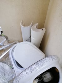 شاور حمام • مقعد غربي • مغسلة