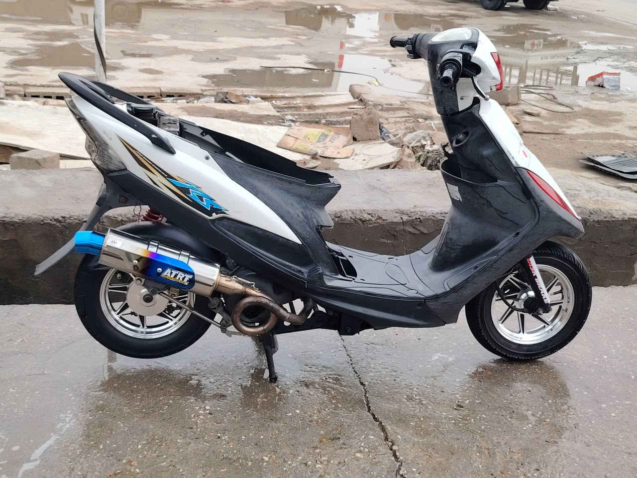 سلام عليكم  ماكس عدله البيع بوشه بلادي جيب وياك فيتر وفحص  لدراجه كلها بلاديه  ختم واحد ويل مكينه وياله رياضي صالنصا حلزونيه  اشاير حمر مال اربعا ولف لستفسار اتصل ***********
