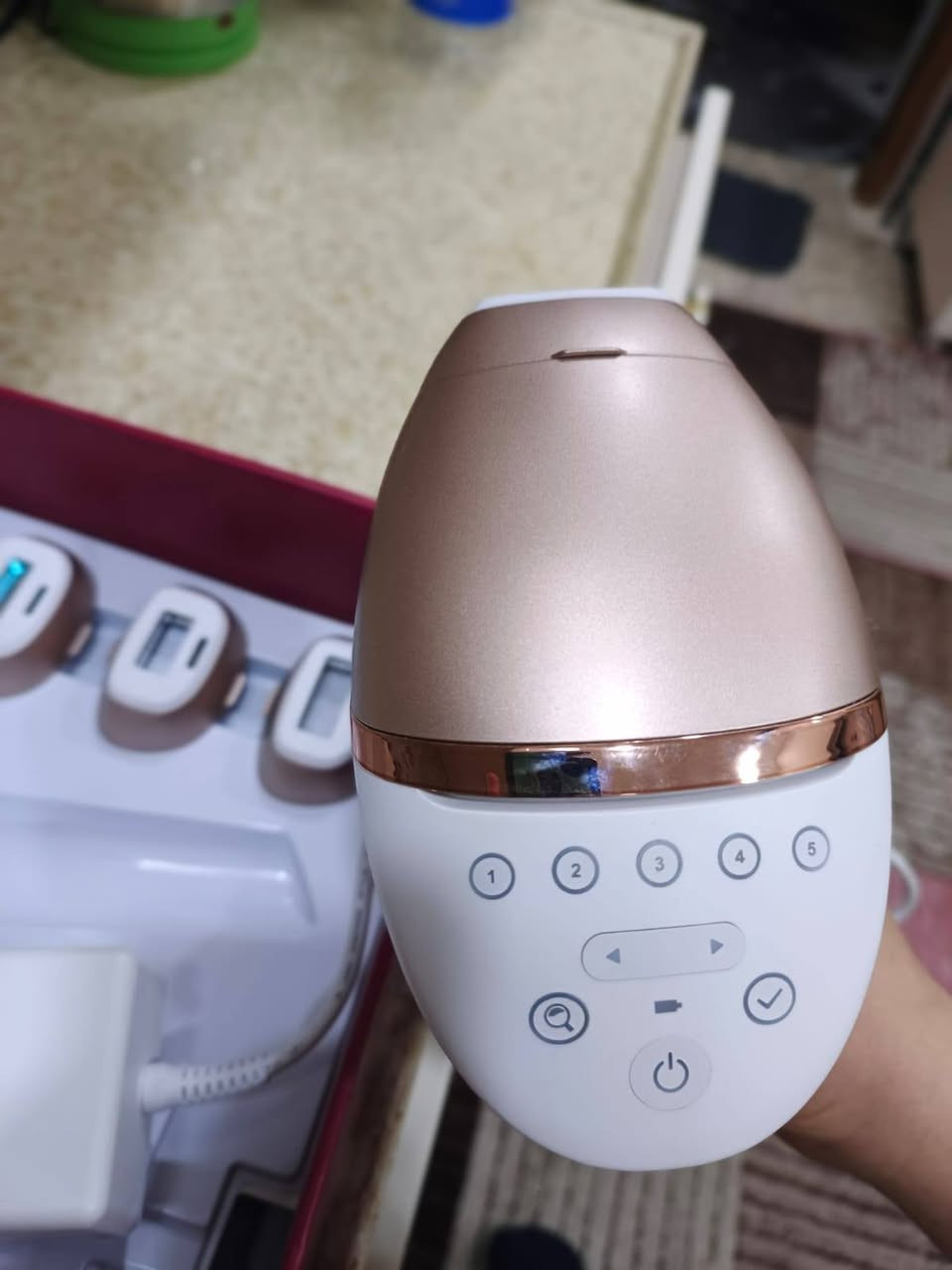 السلام عليكم
ليزر منزلي جديد  للبيع ماركه فليبس شركه معروفه ويفيد منزلي وكلش حلو للإستفسار واتساب او خط  ***********
