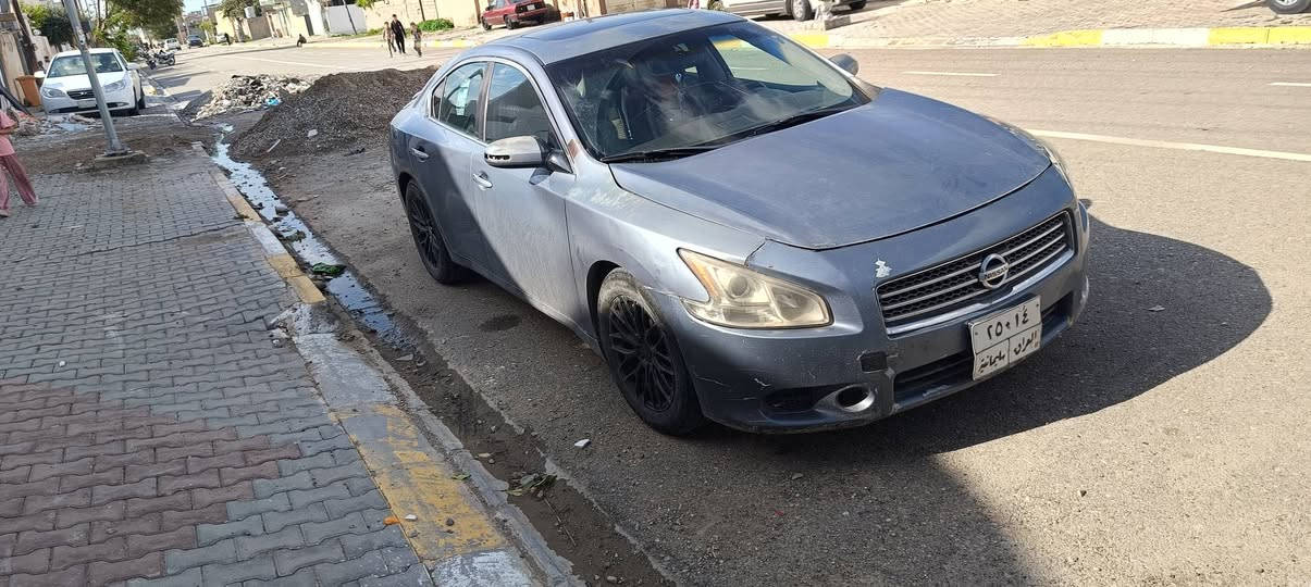 البيع أو المرواس حسب القناعه 
نيسان مكزما موديل 2011 رقم سليمانيه شرط التحويل محرك 6 سلندر 3500 بالشرط بدون عيب كير مبدل جديد مال كصه صدر تايرات كهربائيات كلها بالشرط بيها 3 قطع صبغ وبونيد مبدل بلاد والسونار موجود بالصور السعر 70 ورقه وبيها مجال مكان السياره دوز كركوك اتصال عالرقم ***********
