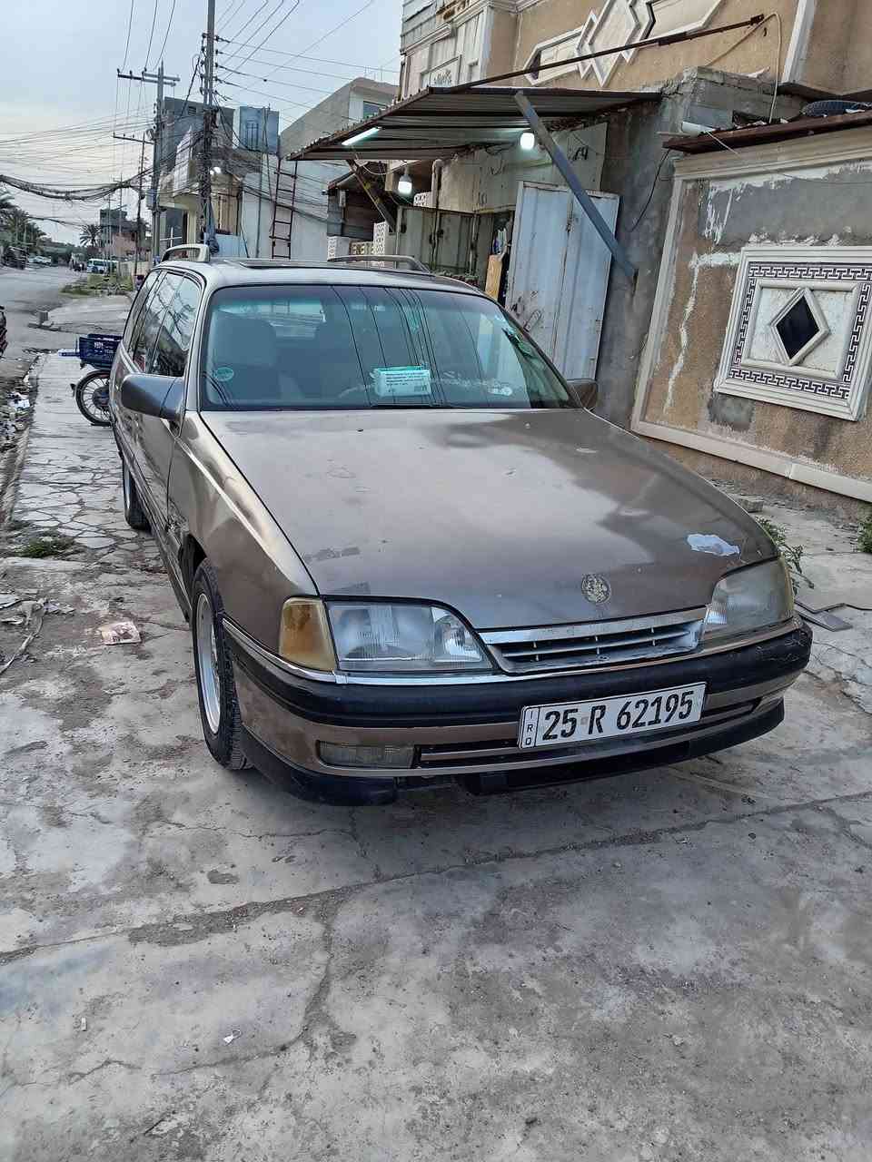 السلام عليكم أوبل اوميكا استيشن موديل 91 كير عادي محرك 20 بلادي رقم كركوك دولي هزه جديده سنويه لل28 تخم تاير جديد كهربائيات كلها شغالة السيارة حلو ودواخلهه نظيفة ***********
