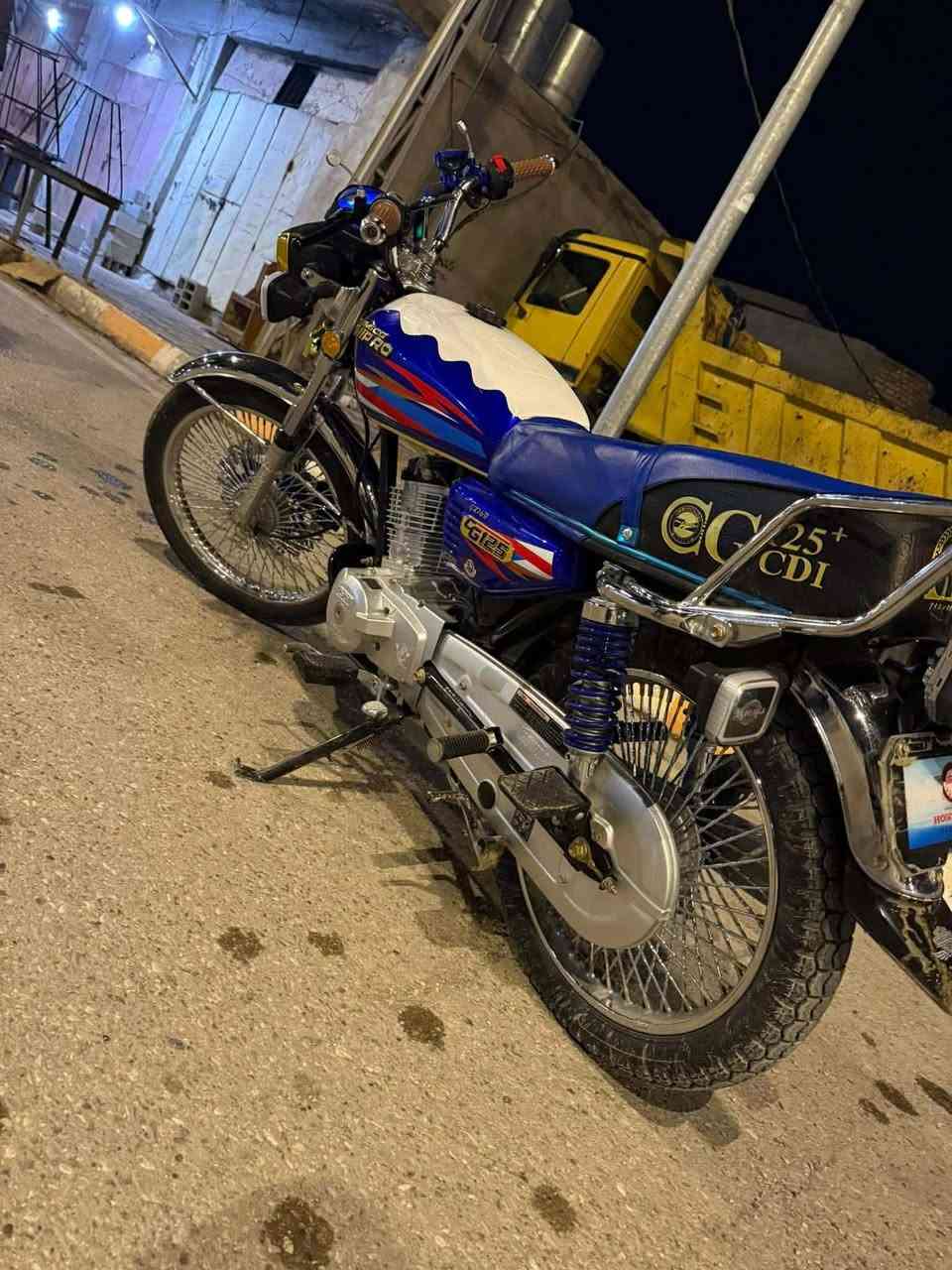 سلام عليكم شباب دراجه للبيع موديل 25 نامي برو محرك 125 دراجه نضيفه خير من الله السعر 800 وبيها مجال الاستفسار ع رقم خاص أو رقم ***********
