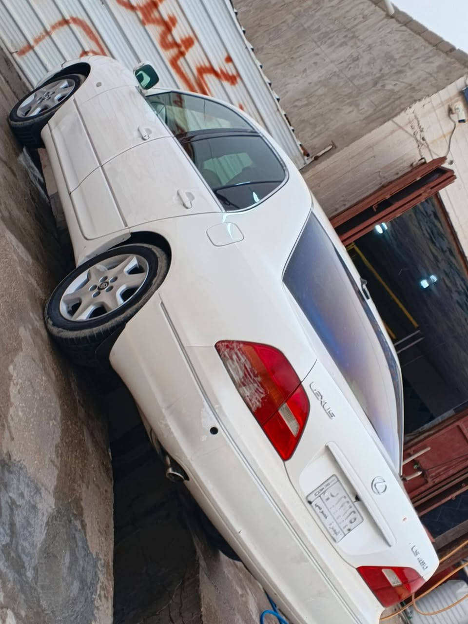 لكزز موديل 2002 باسمي السياره بيها باب خلفي مبدل وكاله سياره مكينه وكير كفاله نوع السياره LS430 
 هزه كامله منتضر رقم الجديد 
لتوصل ***********

