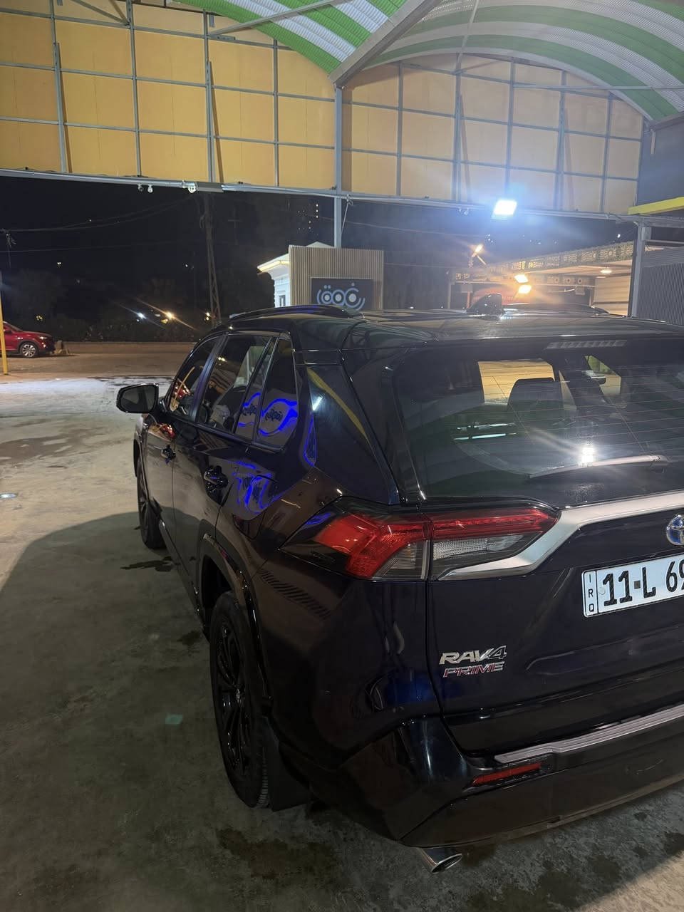 السلام عليكم

Toyota RAV4 Plug-in Hybrid(2023)

* صرفية ممتازة لأن تشتغل كهرباء وبنزين

    محرك 2.5 لتر 4 سلندر + نظام هايبرد قابل للشحن
* القوة تقريباً 324 حصان  
* دفع رباعي AWD
* تسارع 0-100 تقريباً خلال 5.4–5.8 ثانية  
ماشيه 67 الف كيلو 

***********
مكان بغداد الدوره
