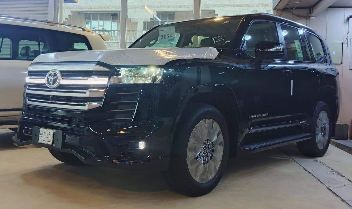 السلام عليكم
( عرض خاص على الاندكروز GXR لمتدد  ) 
تتوفر سيارات لاندكروز GXR لمتدد خليجي زيرو فل مواصفات 2024 رقم بغداد للبيع فقط تحويل مباشر باسم المشتري
انتبه
السيارة خليجي زيرو غير مستعملة 0كم 
السعر
105،500،000 مليون مع الرقم بغداد
او
74,000 $ ٧٤٠ ورقة مع الرقم بغداد ثاني يوم تحويل ارخص سعر وبالخير على المشتري

فتحة سقف سلايد بصمة تشغيل عن بعد شاشة كبيرة لمس نفكيشن كاميرا خلفية دوارة من اصل ٤ كاميرات تحكمات فل بالستيرن وكروز سرعة بلوتوث وحاكية ٨ ايرباك شاحن موبايل واير ليس دشبول ديجيتال ثلاجة وسطية داخل صاج هاند بريك بصمة مانع انزلاق وانحدار اوتو هولد كشنات جلد اصلي وتبريد كشنات ٢ كرسي كهرباء تبريد شاشة لمس ثلاث قطع ٧ راكب برده خلفية للحقائب فتح وغلق الصندوق كهرباء وذكي اشارة بالمري وغلق كهرباء وترحيب شاشات بالكشنات الخلفيه اصليه انارة ليزيريه بالابواب انارة اوتو وزنون ولد نهاري زنون بالشباك الامامي بك لايت لد وزراك لايت حساس امامي وخلفي اصلي وحساس اطارات وحساس مطر سستم صوت
ABS  AUX  USB  GPS
2 بصمة تشغيل عن بعد ٥ ويل كب حجم 20 استيل محرك 6 سلندر حجم 4000 كير اوتوماتيك والشراي يتصل على رقمي مع تحياتي السعر ثابت 

***********

بغداد الوزيرية معرض الزبون مجاور المجمع العلمي العراقي قرب تقاطع جامع النداء
