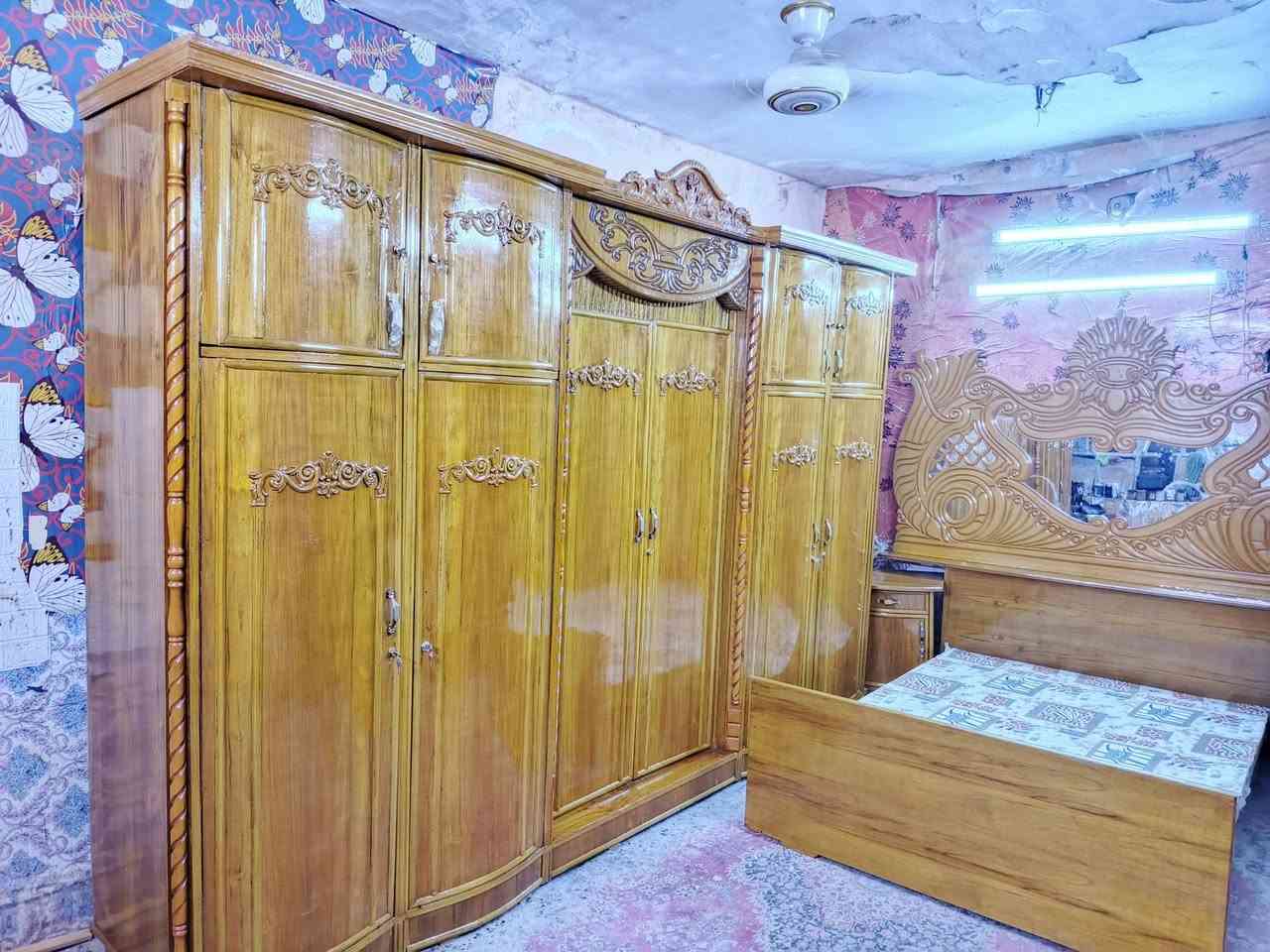 غرفه اخشاب ست ابواب ملحق للبيع السعر 700صاج الزاويه كنتوريه موديل حديث الدنك زان موديل مقوس العنوان بغداد وكو توصيل انتصال ***********متواجد وتساب
