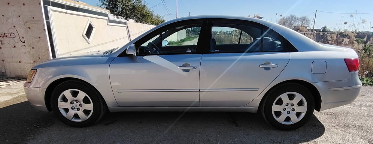 سلام عليكم سوناتا للبيع موديل 2010وارد امريكي مكفوله كفاله عامه من صبغ من ضربه تدفئه تبريد كله شغال تخم تاير جديد صدر امامي خلفي جديد منضومه زنون جديده شاشه ايباد وكامره سياره مال جناي ومحتاج وريد ابيع سياره رقم سليمانيه تحويل ثاني يوم مباشر 
للستفسار اتصل ***********
***********
