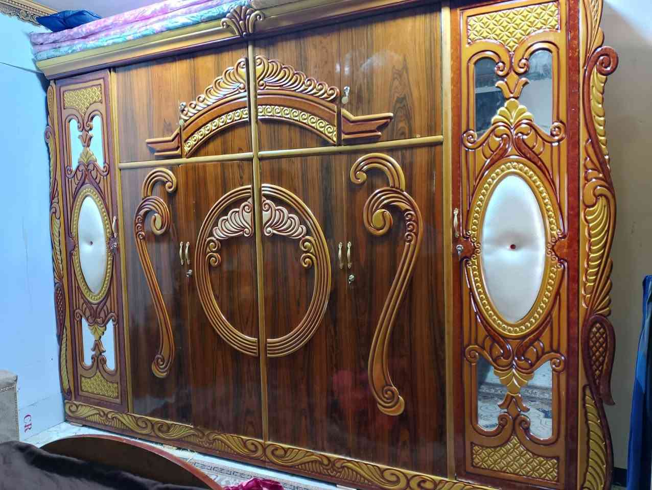 السلام عليكم 
عندي غرفه للبيع***********
