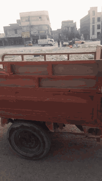 سلام عليكم ستوته للبيع محركها جديد مامفتوح تشتغل هندر واحد مال شغل السعر ٥٥٠ وبيها مجال قليل ساكن بغداد الغزاليه الهياكل  الهاتف ***********
