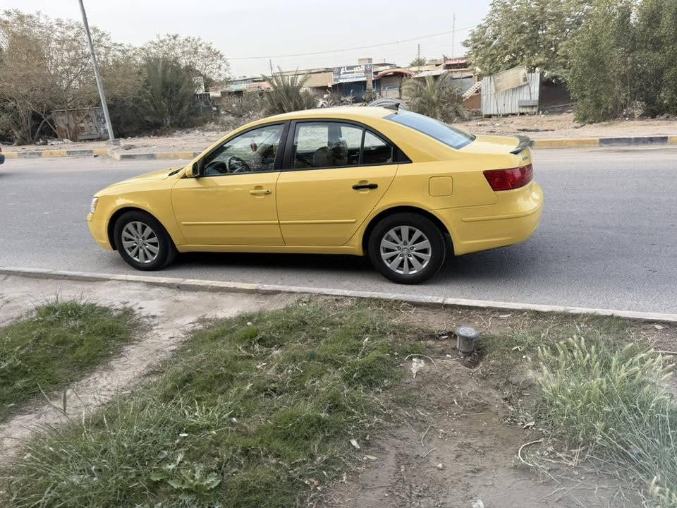 سوناتا ٢٠٠٩حادثها بابين سيارة جديدة مابيها أي نقص عنوان كربلاء للاتصال ***********
