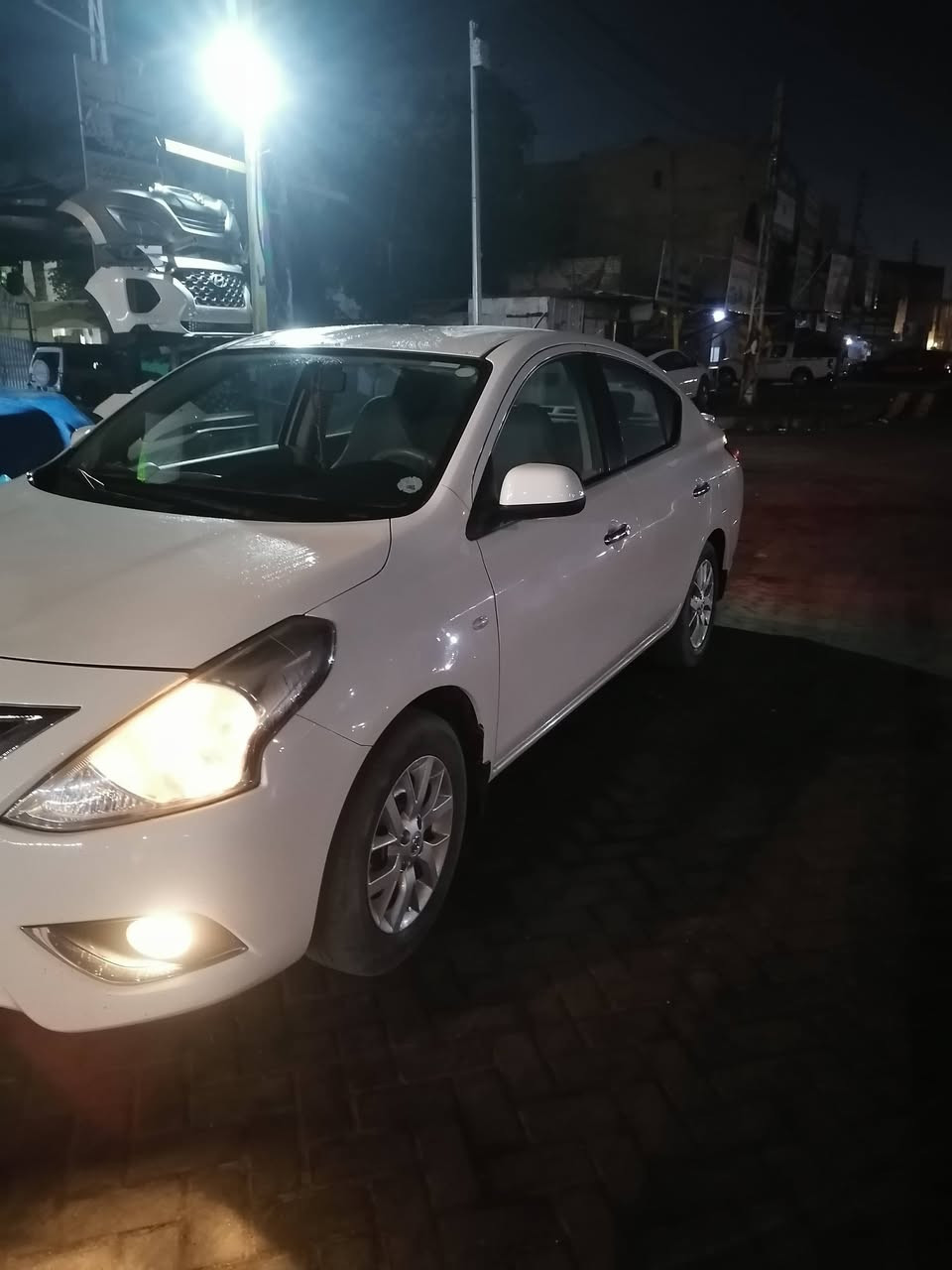 سلام عليكم نيسان سني موديل 2020
سياره ماشيه 68الف قابل للزياده سياره حلوه بيهاا ملاحضات بارد سياره رقم شمالي أربيل تحويل وكاله شوكت ميعجبك مكان سياره بغداد البنوك للاستفسار أكثر خاص او رقم *********** ❣️
