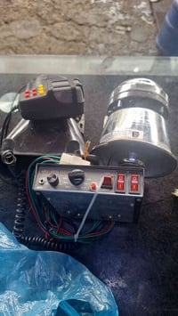 صافره للبيع اختر واحده من السماعات السعر ٧٥ الف هاتف ٠٧٧٠٨٨٩٤١٥٤