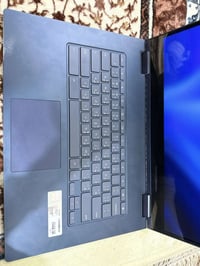 لينوفو Yoga • شاشة 15.6 4K • i7-8550 رام16