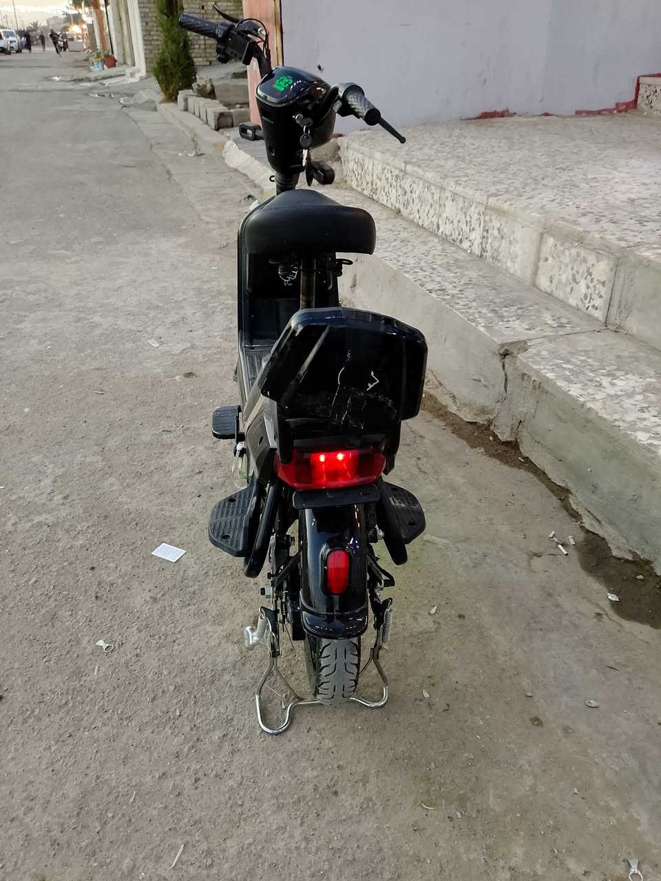 سلام عليكم دراجه شحن للبيع ة نشره جانبيه لايت عالي ناصي بريك امامي اشاير سويج بصمه تلث نمر سرعه 70 المكان مدينه صدر السعر 250بيها مجال الاستفسار على الرقم ***********
