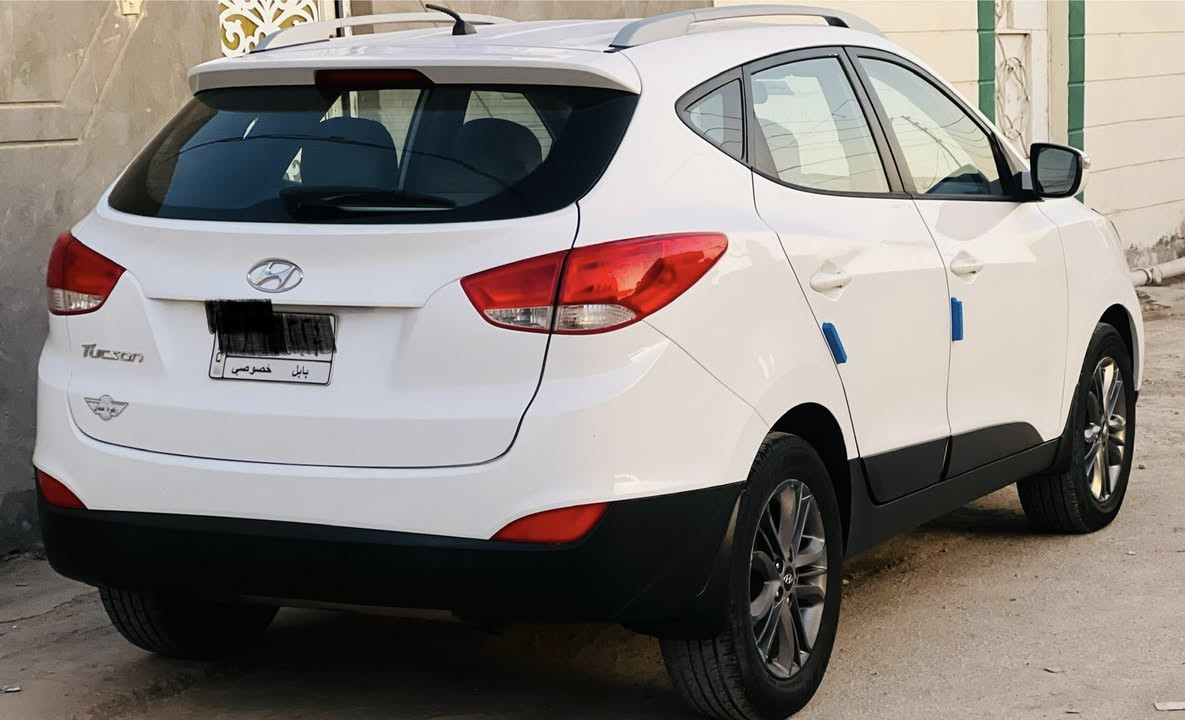 توسان موديل 16 خليجيه رقم بابل سنويه لل 27 جديده مكينه كير تبريد حداديه تخم تاير كله جديد ربع ماذب ع سياره السعر 164 وبيها مجال  ***********
