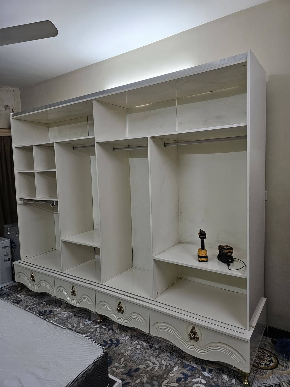 غرفه نوم تسع قطع ابو البيبان سعره مليون ويا شد وين نقل؟》***********》***********》
