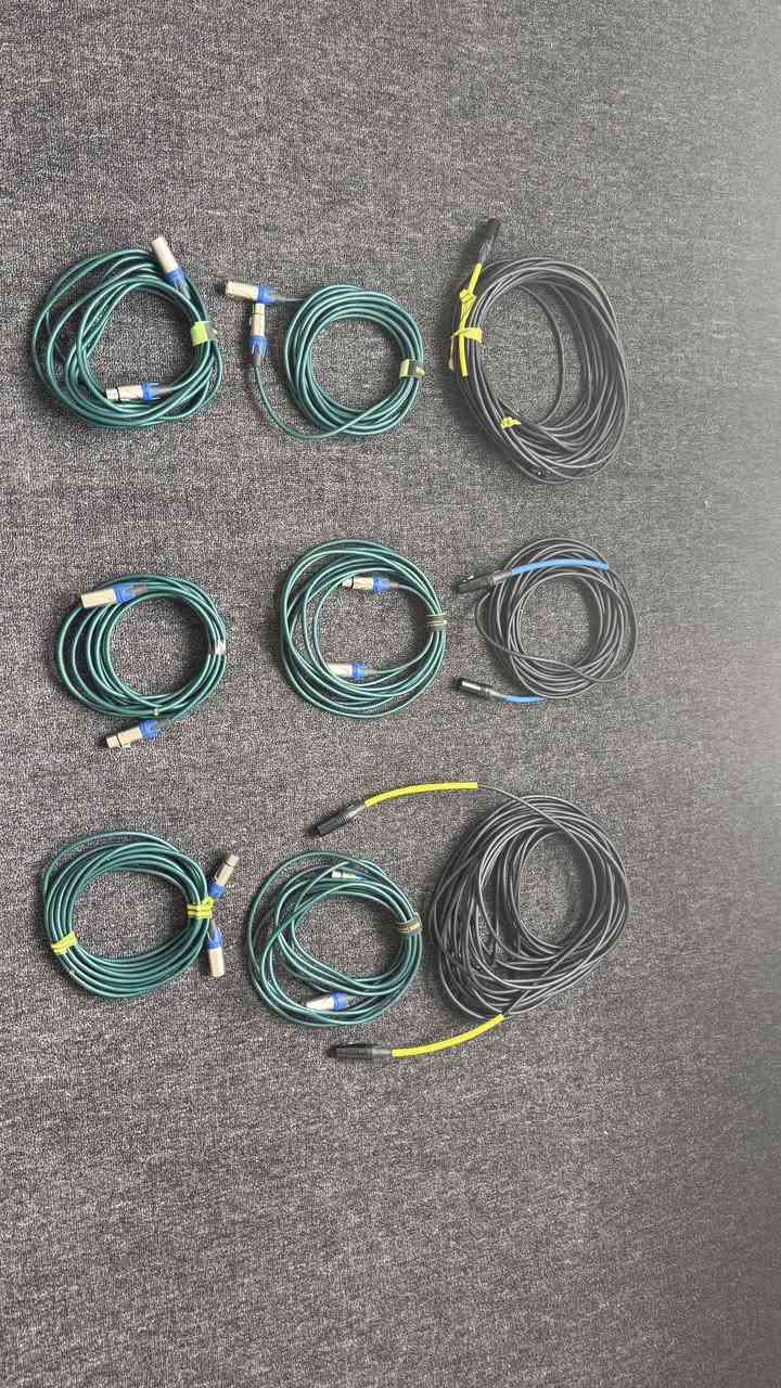 السلام عليكم
كيبلات صوت نوعيتين
نوع الاول BNK طول كيبل ٥ متر 
عداد ٦ كيبلات سعر كيبل واحد ١٥ الف 

نوع الثاني كيبل صيني امتياز 
و فيش نيوترك اصلي 
كيبل طول ١٦ متر سعر ٤٥
كيبل طول ١٨ متر سعر ٥٠
كيبل طول ٧.٥ متر  سعر ٣٠ الف 

مجموع كلهن ٢١٠ الف 

لمعلومه سعر فيش نيوترك زوج ١٨ الف جاي تنباع 

لتواصل خاص 
هذا رقمي ***********
