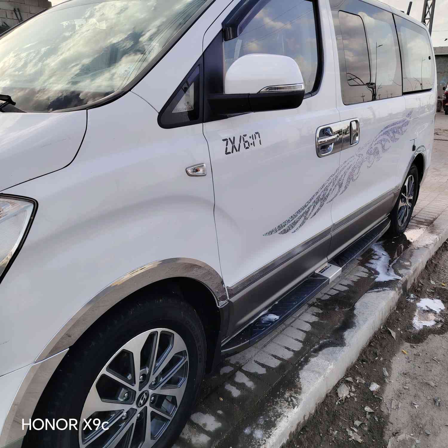 سياره ستاركس للبيع 2017مسكر محرك دبلو سياره نضيفه كلش فقط بنيد  بيه صبغ ومبدل مدگر امامي مكان السياره البصره حيانيه 
رقم راعيها ::‏‪***********
