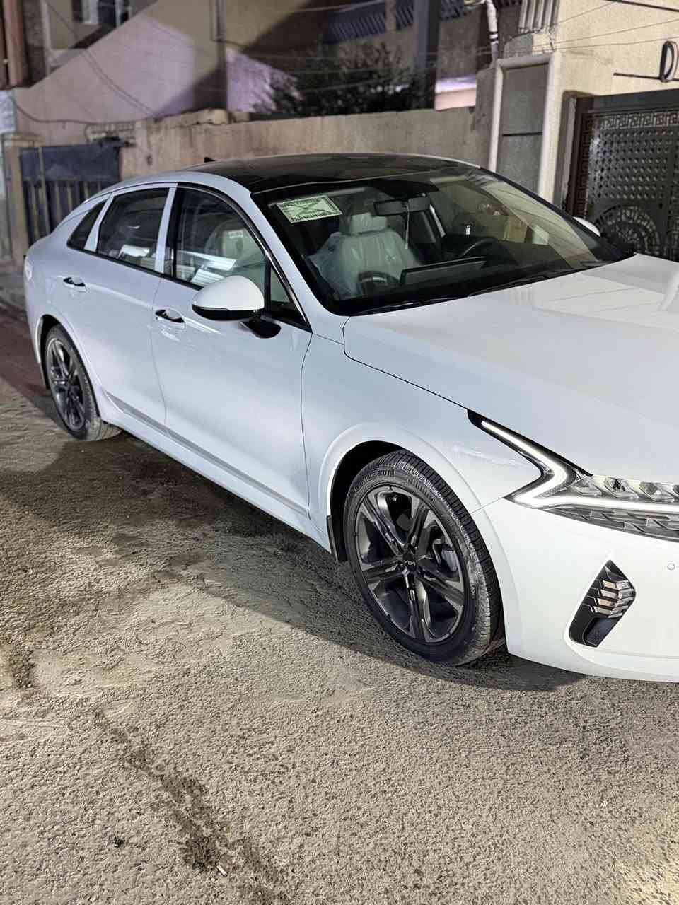 السلام عليكم للبيع k5 2023 خليجي محرك 2000
فول مواصفات للاخير 1/1
ماشية 25حقيقي ع وضع الشركه  حتى سبيرها بعده منازل
مكفولة كفالة عامه
سقف بانروما 
بصمه تشغيل وابواب وصندوق 
لد امامي وخلفي 
ويل كـاب كروم 
حساسات  امامي خلفي
كامره وشاشه 
رقم بغداد بإسمي تحويل مباشر 
سيارة جديده بحاله الزيرووو وبل عافيه ع الياخذها 
مكان السيارة بغداد تقاطع الدرويش 
للإستفسار 

‭0771 467 3844‬
