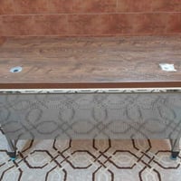 ميز مكتبي • نضيف • ٣ جرارات