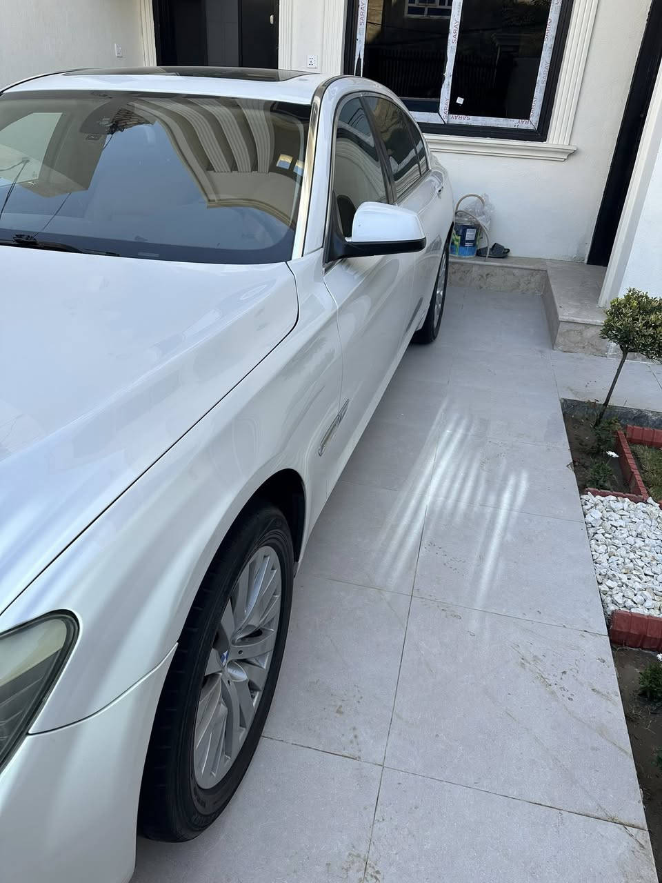 سلام عليكم
BMW F02 730Li 
2012 خليجي
مكينه سته 30 مرغوب بدون تيربو 
اللون ابيض صدفي 
رقم اربيل جديد  
مكينه كير حداديه تبريد كهربائيات تخم تاير باتري كلهن جدد 
سياره فووول مواصفات للاخير 
سلايد 
بردات خمسة
خمس بصمات 
نظام تعليق هوائي خلفي 
غرفة بيجي جلد 
كشنات كهرباء + خزن + ستيرن كهرباء
جنطة كهرباء شفط 
ثلاث شاشات 
مري شفط 
ترحيب 
حساسات امامي خلفي 
شاشة عطلات
دجتل 
فول تحكمات  
سيدي جنجر 
عارض ديفيدي 
صاج ملكي  
هاند بريك بصمة
مري قلاب 
لد امامي َخلفي 
زنون بلادي السعر ١٧٥ رقم الهاتف ***********
