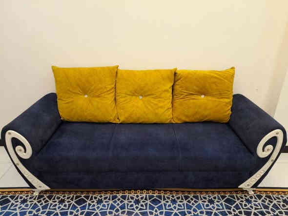 السلام عليكم..
تخم قنفات 10 مقاعد نظيف جداً 
حي الجهاد الرفاق الأولى قرب حسينية الأمام موسى الكاظم..
 السعر.. 500 الف
***********
