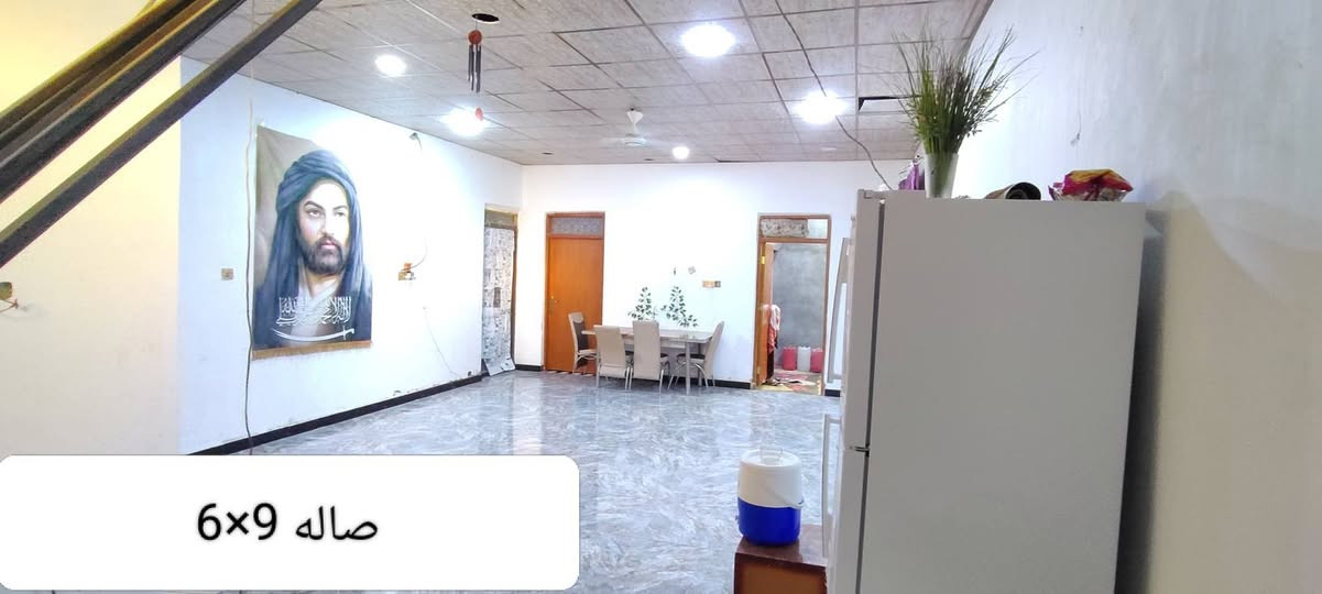 سلام عليكم دار للبيع المساحه 300متر منطقه حي الجوادين النزله الثانيه قرب مكتب البدري بناء بلوك صب كونكريت مسلحه يحتوي الدار 3غرف نوم +صاله عدد 2+استقبال+مطبخ +مناور عدد 3+ حمامات عدد 3 مشتغلينه عدل ومافاطر البيت مثل هاي البيوت الي تفطر الشارع عرضه 11كهرباء وماي بالباب انبير واصله برج انترنيت فوك البيت السعر 75استفسار ***********
