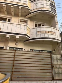 بيت ٥٠ متر طابو ملك صرف  بناء حديث يحتوي طابق الاول على مطبخ واستقبال ...