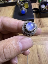 حجر القمر • حجر كريم