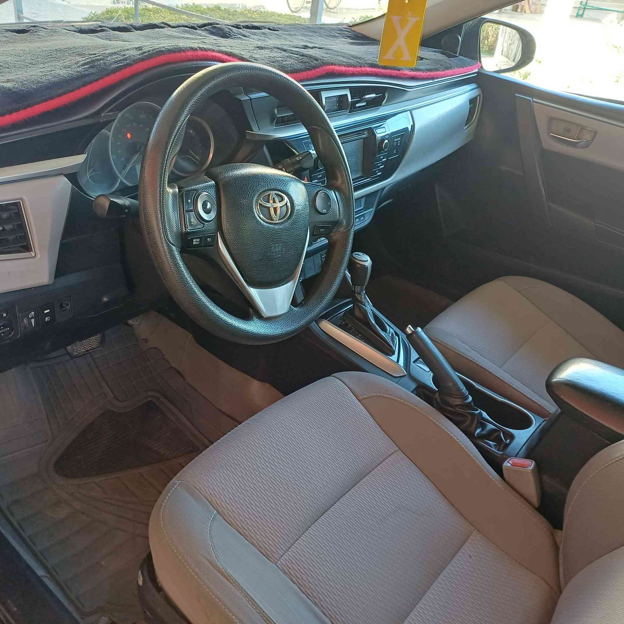 سلام عليكم للبيع سيارة نوع كورلا موديل ٢٠١٤ بغداد رقم الجديد بأسمي محرك كير حدادة جاهزات تبريد ثلج حادثها حافة البنيد بدورن ايرباك بيها قطع صبغ اثر جراد بدون معجون السعر ١٠٧ بيها مجال مكان السيارة بغداد ***********
