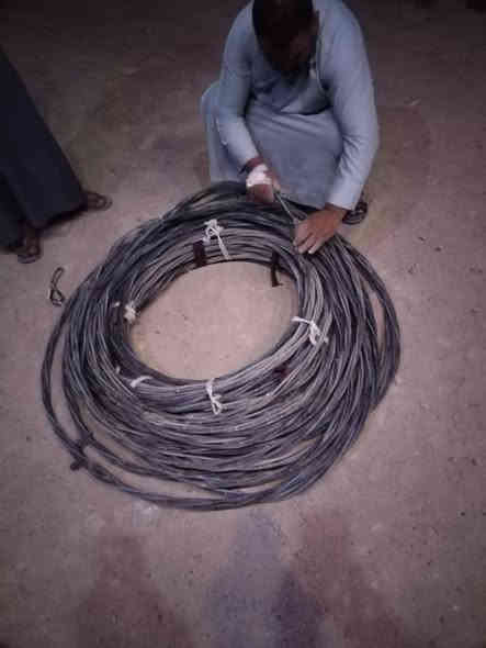 بسم الله الرحمن الرحيم 
سكلك كهرباء ضفيره
4 خطوط جديده 
150متر للبيع 
السعر 2000 
وبيها مجال 
للتواصل الاتصال على الأرقام 
الموجوده بالاعلان 
***********
***********
او مراسلة الصفحة 
#هادي_الحجيمي
