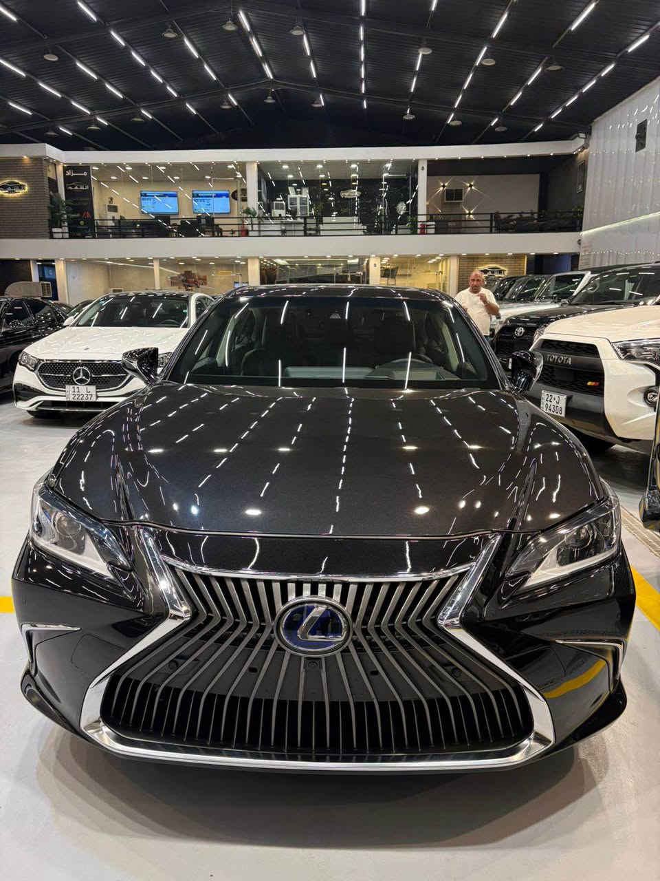 السلام عليكم  
لكزز 2021 فئه es 300h سياره هايبرد  فول مواصفات سياره جديدع بشكل ماشاءالله سياره نصبتها كلش حلوه 
مبدل بيها فقط بنيد سياره فتحه سقف فول تحكمات شاشه كبيره حساسات رادارات مناقصها ايشي  ماشيه 57 ك
*********** بغداد, العراق
