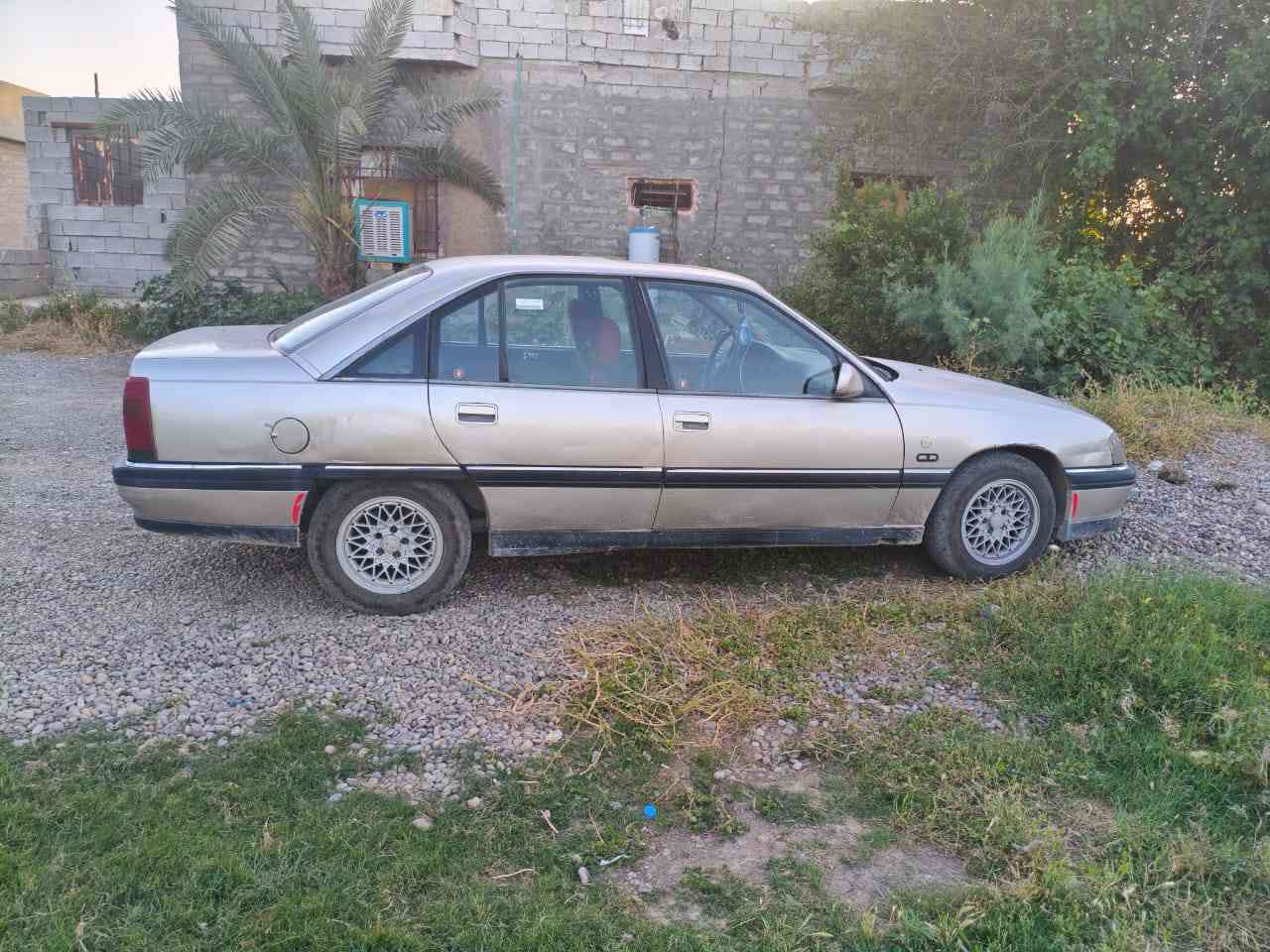 السلام عليكم للبيع أوبل اوميكا موديل 92 محرك وكير وكسل شرط صدر جديد تايرات جدد باتري جديد سيارة ابلادي مابيها صبغ كهربائيات كلها شغاله السعر 35 وبيها مجال مكان صلاح الدين تكريت العلم الإتصال على الرقم أو واتساب  ***********
