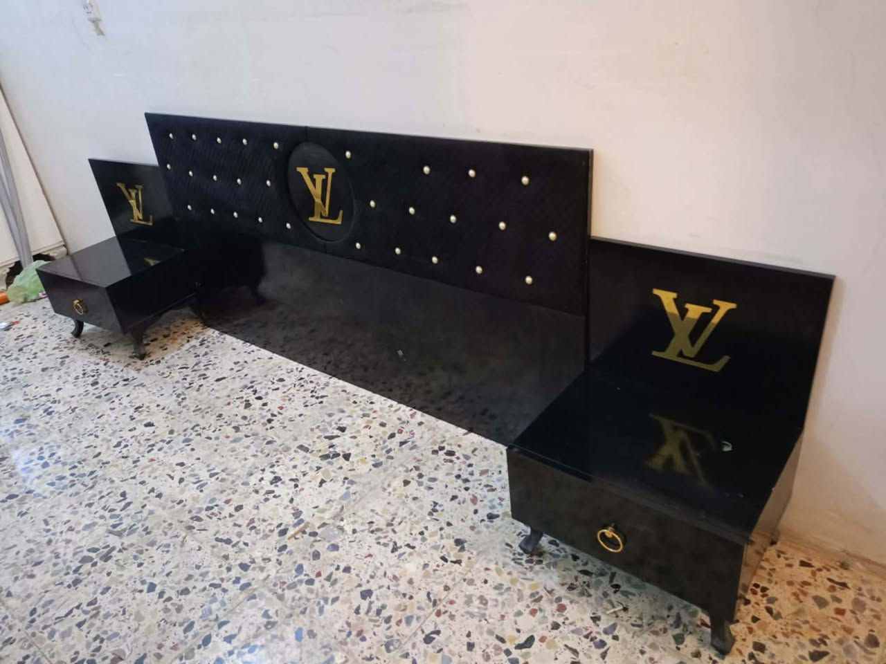 غرفة تركي 🇹🇷 مستخدام 5قطع  ✨✨
نضافه 90 💯
نظام ابواب  💖
السعر  450 💖💸
مع شد🪛 ونقل 🚚  مجاني  داخل بغداد  محافظات بكروه


**إذا كنت صاحب هذا الإعلان وتريد حذفه لأي سبب، رجاءا أرسل رسالة إلى الدعم الفني**