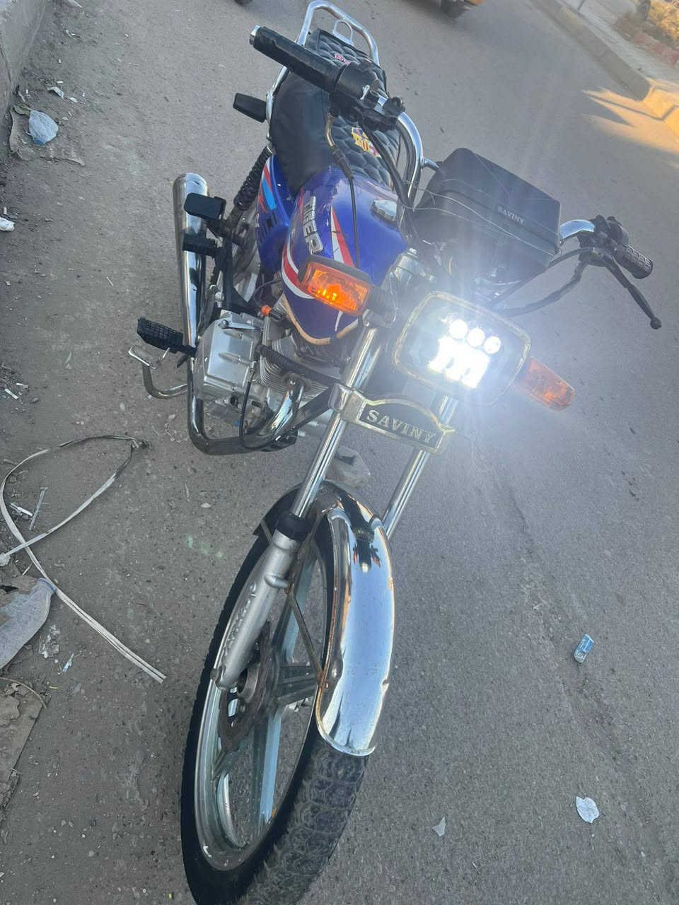 سيفان موديل 22 
مكينة نظيفة شلعه معدل فول 
كهربائيات كلها شغاله نكره سلف 
بغداد الحسينيه الراشديه ***********
350 قفل
