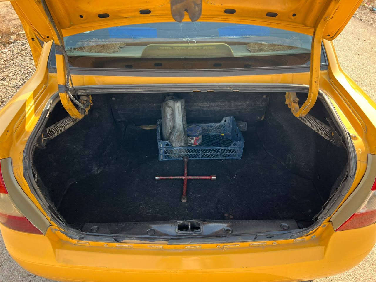 سلام عليكم سياره طيبه موديل 2016سياره بيه بس جملغ اليمنه المامي صبغ بدون معجون بس صبغ الباقي مكفول محرك وكير مكولات تبريد ثلج صدر خلفي مامي جديد دوشمه جديده سياره خير من الله مانقصه شي سنويه جديده مصفره هيه وغرامات سياره ماذب عليه ربع بجهك الشارع تخم تاير سياره حله من صوره تجي وشوف بعينه سياره خير من الله تحويل ثاني يوم العنوان بغداد السعر 40وبيه مجال الطيبين واني خادم الجميع تصل عله رقم واني خادم ***********تصل عله رقم مامتواجد على الفيس تصل عله رقم واسف على المطالعه
