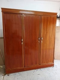 كونتر 3 أبواب • مستعمل • قرب قصر الابيض