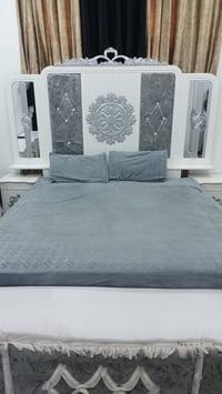 غرفة نوم للبيع السعر قفل من الاخير ٧٠٠ الف مابيها مجال نهائيآ الرقم /٠...