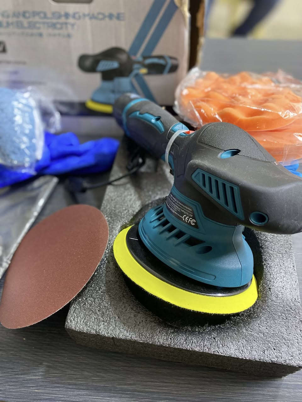 مكينه بوليش الحجم الكبير قطعه اصليه 
اهم النواصفات شحن بطاريه اصليه جديده كامل ملحقات 
الي يريدها يطي سعر مناسب وبلعافيه


**إذا كنت صاحب هذا الإعلان وتريد حذفه لأي سبب، رجاءا أرسل رسالة إلى الدعم الفني**