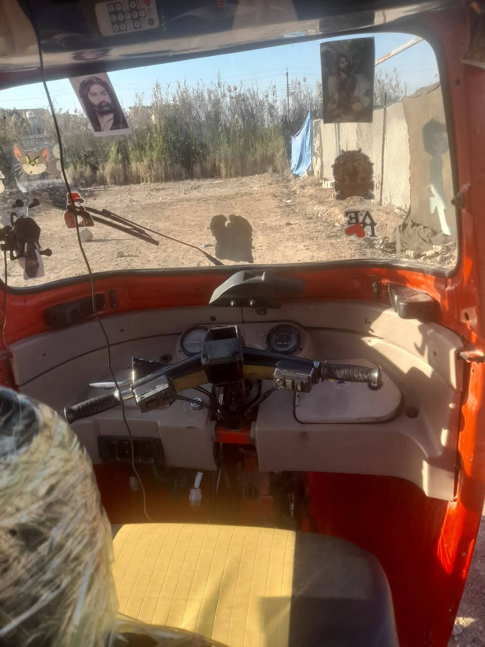 تكتك البيع موديل 2019 سعر 4ونص وبيهه مجال بصيط حك جيه عنوان ناحيه الوحدة رقم***********
