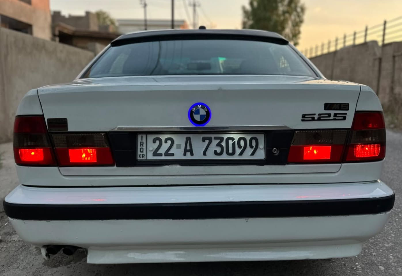 سلام وعليكم للبيع بي ام 520 محرك 525 كير تومتيك رقم اربيل سنويه و هزه جدد بسمي اني الشرعي محرك كير تبريد شرط كهربئيات كلها شغاله تنته سياره جاهزه من كلشي طخم  جديد كشتات جلد سياره مال بيت مكان السياره موصل السعر 68 وبيها مجال الاستفسار ***********
