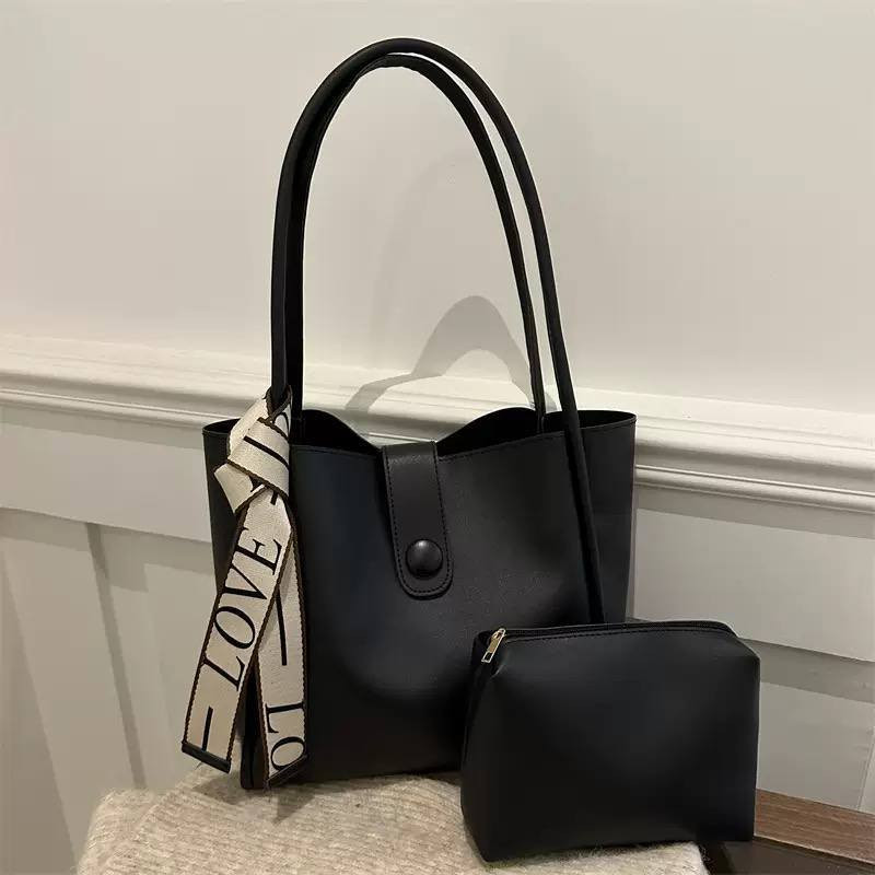 👑 عنوان الأناقة للحقائب 👑

💼 تشكيلة مختارة من الجنط النسائية الفاخرة
تصاميم راقية ✨ تفاصيل أنيقة ✨ جودة عالية تليق بذوقك

✨ لكل من تبحث عن التميز الحقيقي
✨ قطع محدودة… ليست متوفرة للجميع

⚠️ التوفر حسب الحجز فقط
والكمية محدودة جداً

📲 الحجز الخاص (واتساب):
***********

📲 قناة التليجرام:
https://t.me/dhjffxg

👑 الأناقة تبدأ من اختيارك
