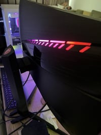 شاشة MSI • ٢٧ بوصة مقوسة • ١٤٤ هرتز